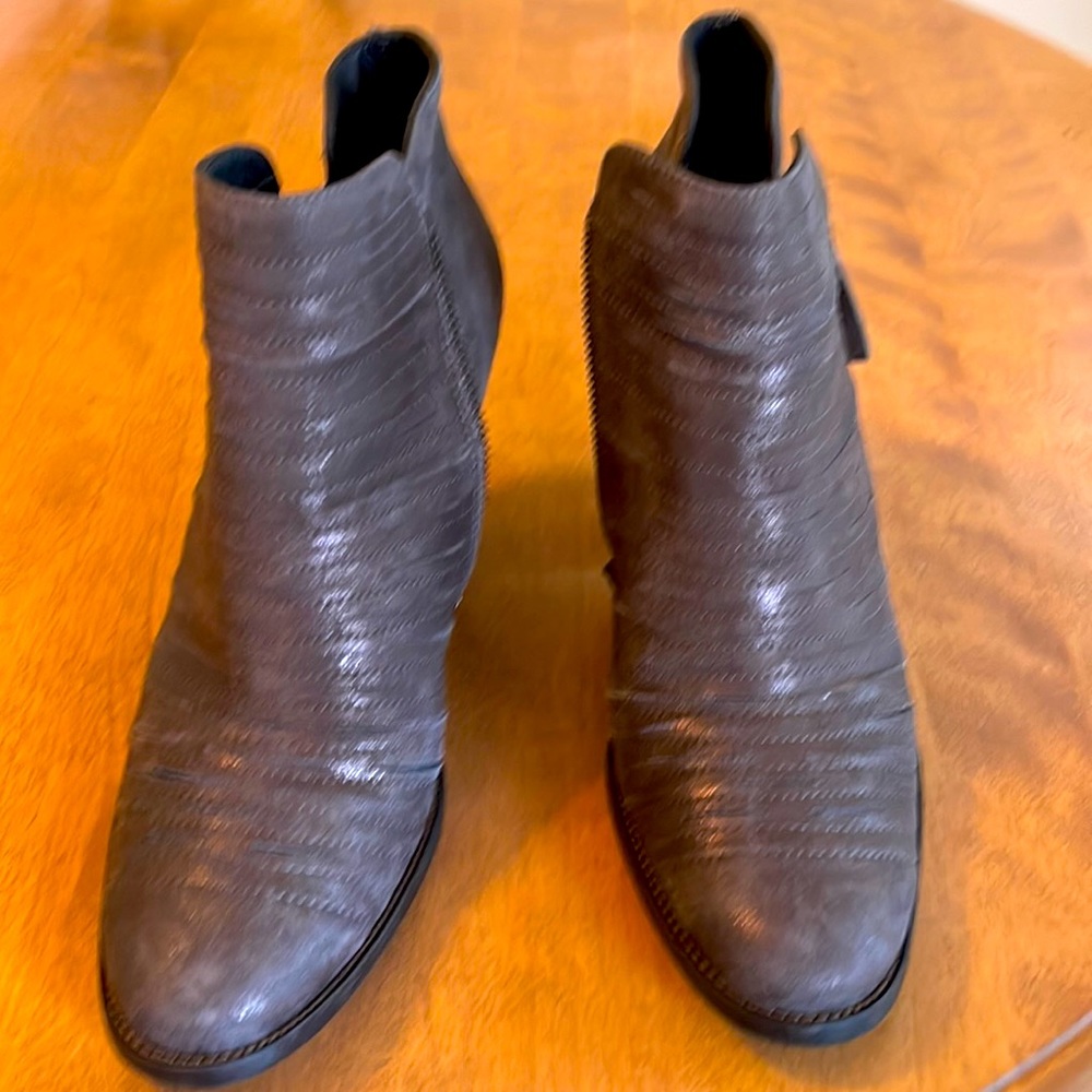 Paul Green Suede Bronze- Brown Ankle Boot- very good condition
